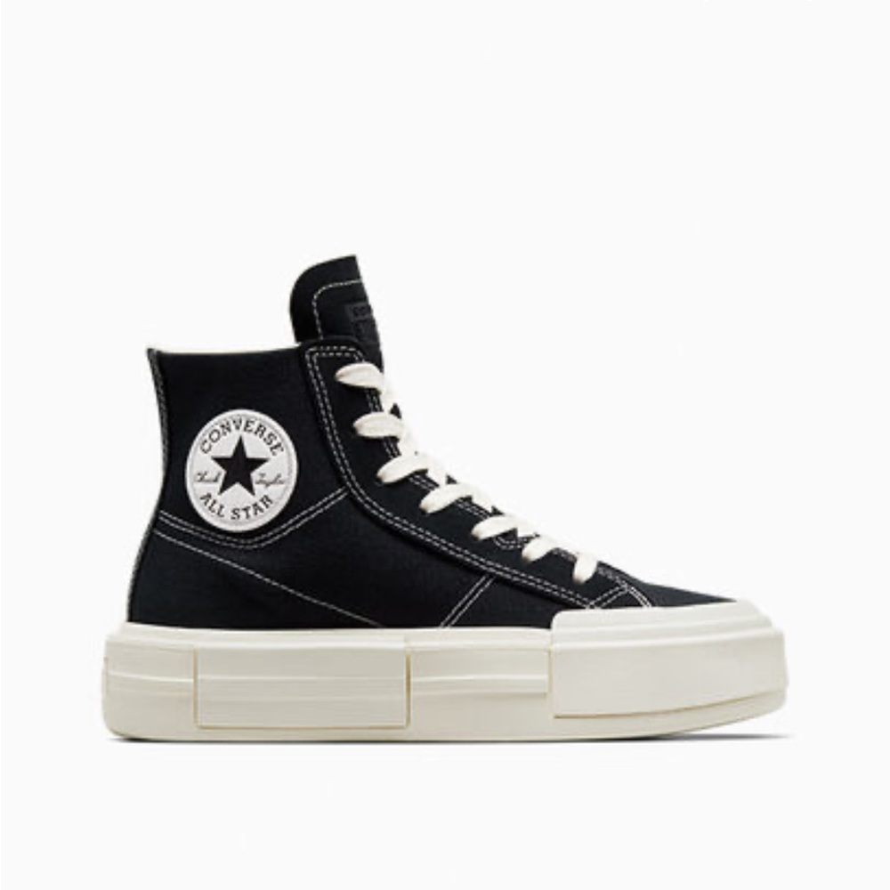 Chuck Taylor All Star Cruise. Size 5.5. Great condition.